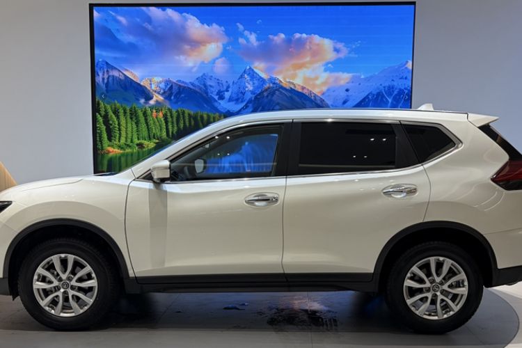 Used Nissan X-Trail 2023 Classic 2.0L Two-Wheel Drive Smart Connect & Comfort Edition Exterior 4