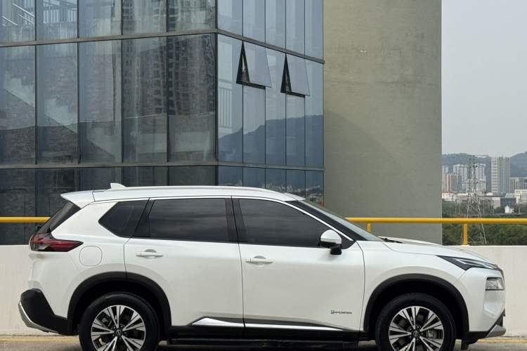 Used Nissan X-Trail 2023 e-POWER Ultra-Hybrid Dual-Motor All-Wheel-Drive Luxury Edition Exterior 4