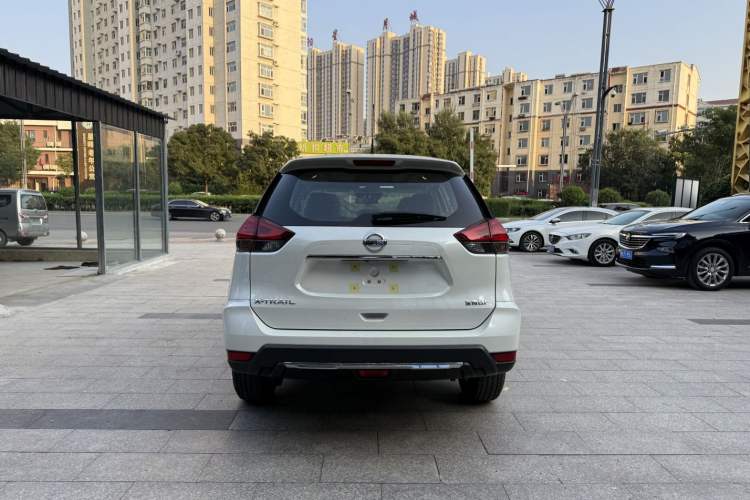 Used Nissan X-Trail 2023 Classic 2.0L Two-Wheel Drive Smart Connect Premium Edition Exterior 4