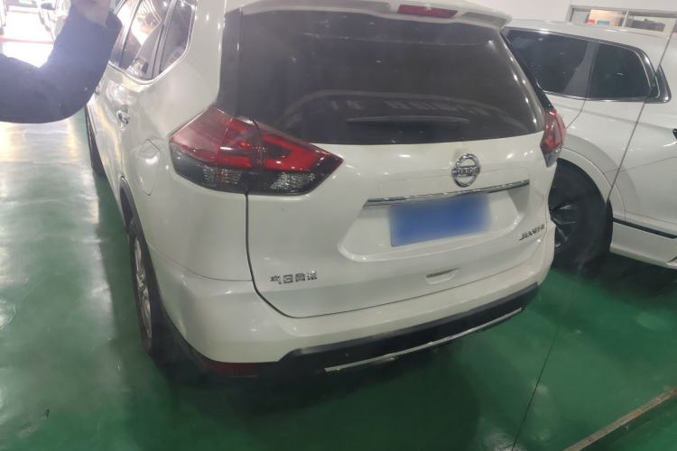 Used Nissan X-Trail 2023 Classic 2.0L Two-Wheel Drive Smart Connect Premium Edition Exterior 4