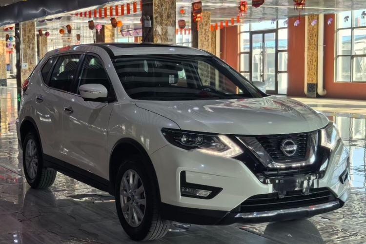 Used Nissan X-Trail 2023 Classic 2.0L Two-Wheel Drive Smart Connect Premium Edition Exterior 4