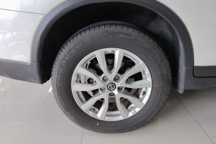 Used Nissan X-Trail 2023 Classic 2.0L Two-Wheel Drive Smart Connect & Comfort Edition Exterior 5