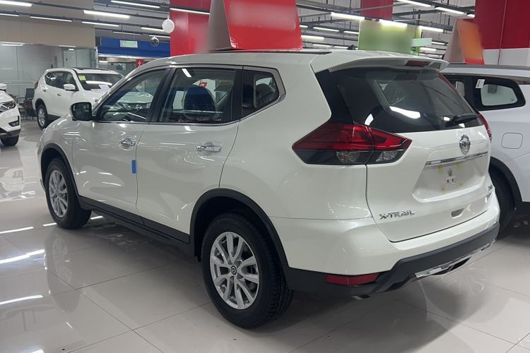 Used Nissan X-Trail 2023 Classic 2.0L Two-Wheel Drive Smart Connect Premium Edition Exterior 5