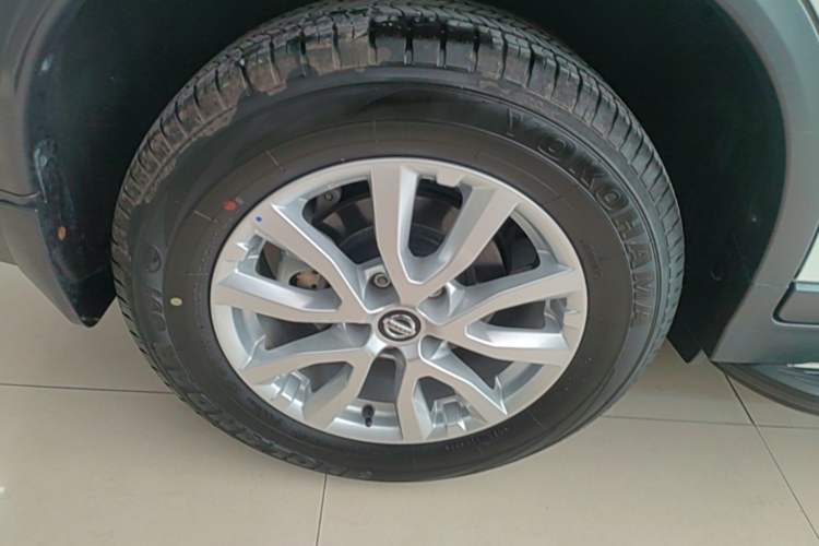 Used Nissan X-Trail 2023 Classic 2.0L Two-Wheel Drive Smart Connect Premium Edition Exterior 5