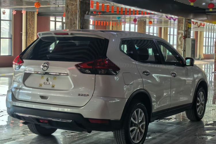 Used Nissan X-Trail 2023 Classic 2.0L Two-Wheel Drive Smart Connect Premium Edition Exterior 5
