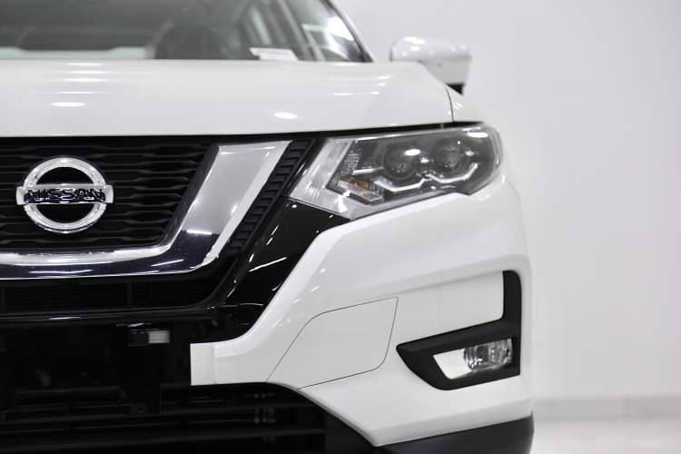 Used Nissan X-Trail 2023 Classic 2.0L Two-Wheel Drive Smart Connect Premium Edition Exterior 5