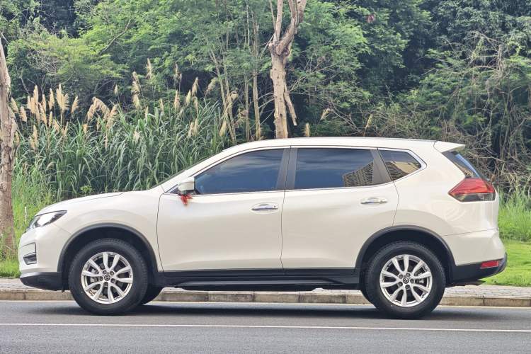 Used Nissan X-Trail 2023 Classic 2.0L Two-Wheel Drive Smart Connect & Comfort Edition Exterior 6