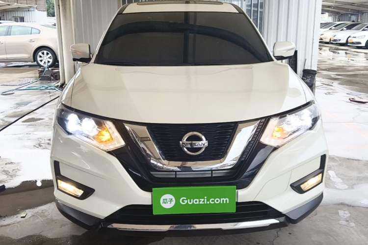 Used Nissan X-Trail 2023 Classic 2.0L Two-Wheel Drive Smart Connect Premium Edition Front