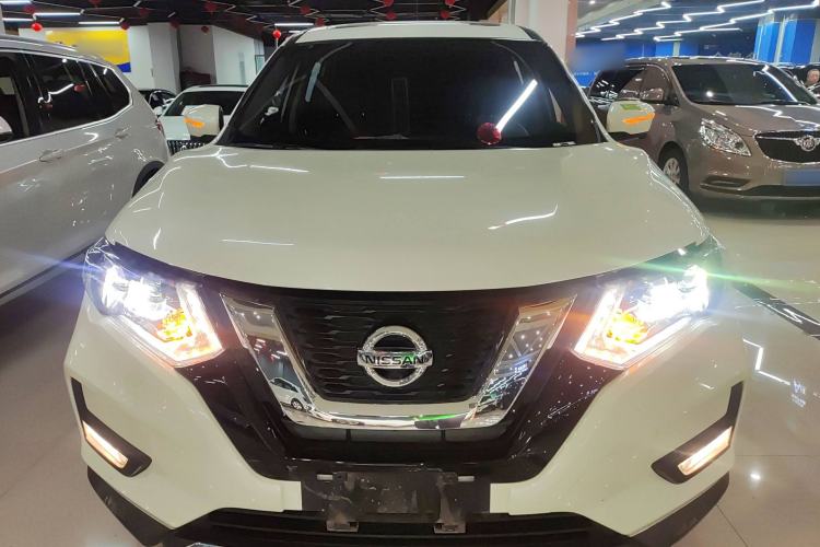 Used Nissan X-Trail 2023 Classic 2.0L Two-Wheel Drive Smart Connect Premium Edition Front