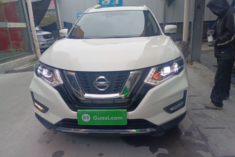 Used Nissan X-Trail 2023 Classic 2.0L Two-Wheel Drive Smart Connect Premium Edition Front