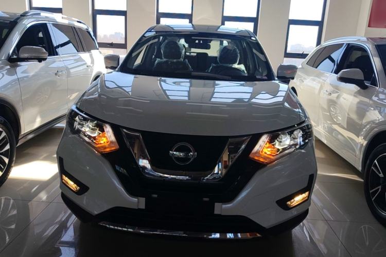 Used Nissan X-Trail 2023 Classic 2.0L Two-Wheel Drive Smart Connect Premium Edition Front