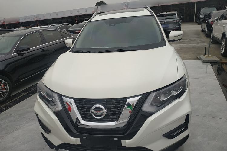 Used Nissan X-Trail 2023 Classic 2.0L Two-Wheel Drive Smart Connect Premium Edition Front