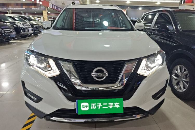 Used Nissan X-Trail 2023 Classic 2.0L Two-Wheel Drive Smart Connect Premium Edition Front