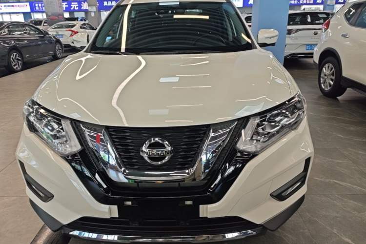 Used Nissan X-Trail 2023 Classic 2.0L Two-Wheel Drive Smart Connect Premium Edition Front
