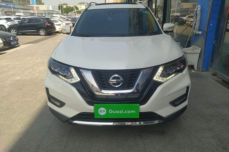 Used Nissan X-Trail 2023 Classic 2.0L Two-Wheel Drive Smart Connect Premium Edition Front