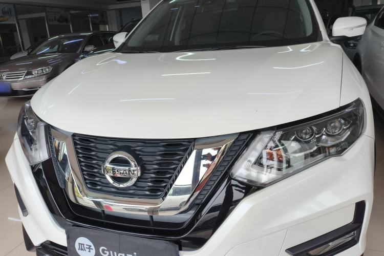 Used Nissan X-Trail 2023 Classic 2.0L Two-Wheel Drive Smart Connect Premium Edition Front