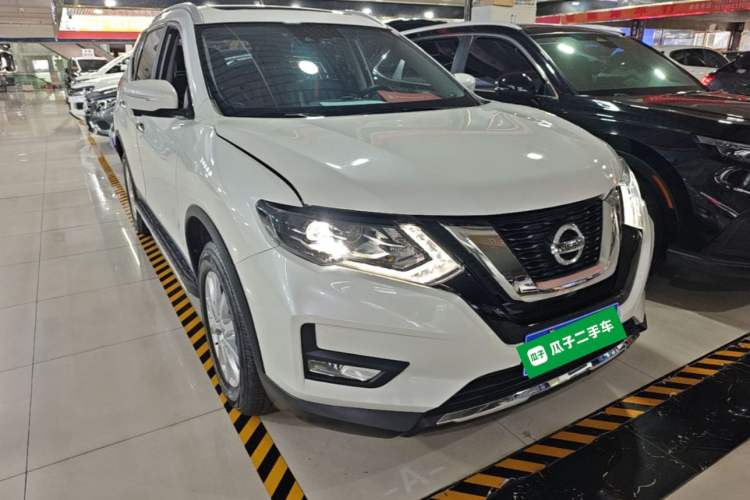 Used Nissan X-Trail 2023 Classic 2.0L Two-Wheel Drive Smart Connect Premium Edition Front Right 45 Deg