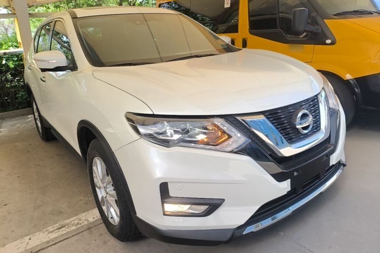 Used Nissan X-Trail 2023 Classic 2.0L Two-Wheel Drive Smart Connect Premium Edition Front Right 45 Deg