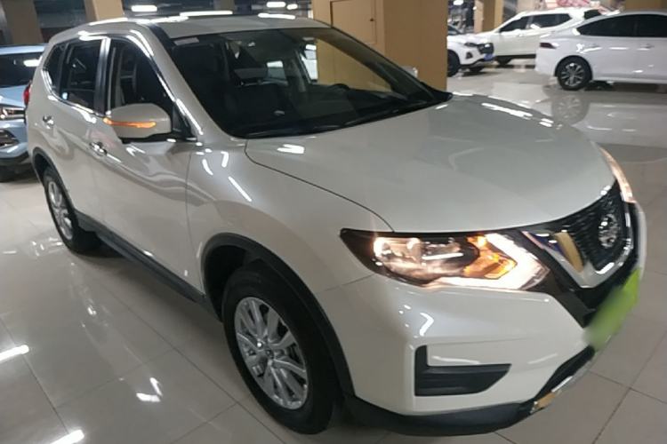 Used Nissan X-Trail 2023 Classic 2.0L Two-Wheel Drive Smart Connect & Comfort Edition Front Right 45 Deg