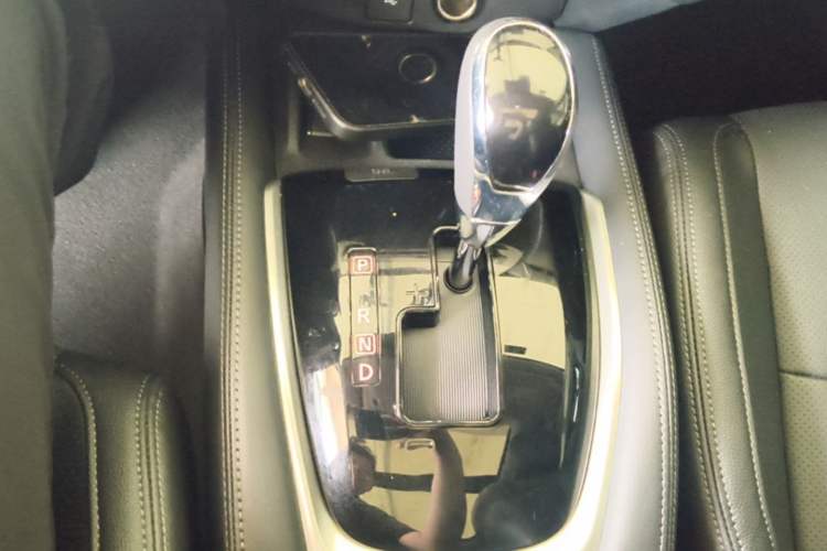 Used Nissan X-Trail 2023 Classic 2.0L Two-Wheel Drive Smart Connect Premium Edition Gear Lever