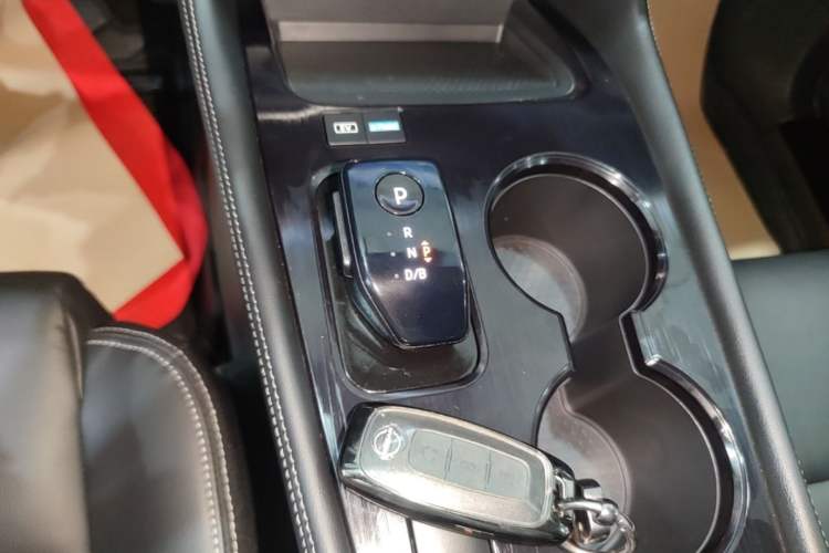 Used Nissan X-Trail 2023 e-POWER Ultra-Hybrid Dual-Motor All-Wheel-Drive Luxury Edition Gear Lever
