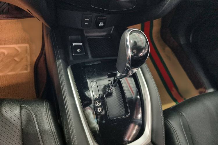 Used Nissan X-Trail 2023 Classic 2.0L Two-Wheel Drive Smart Connect Premium Edition Gear Lever