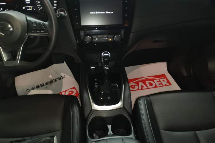 Used Nissan X-Trail 2023 Classic 2.0L Two-Wheel Drive Smart Connect Premium Edition Gear Lever