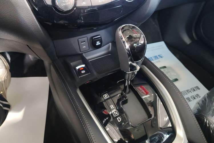 Used Nissan X-Trail 2023 Classic 2.0L Two-Wheel Drive Smart Connect Premium Edition Gear Lever