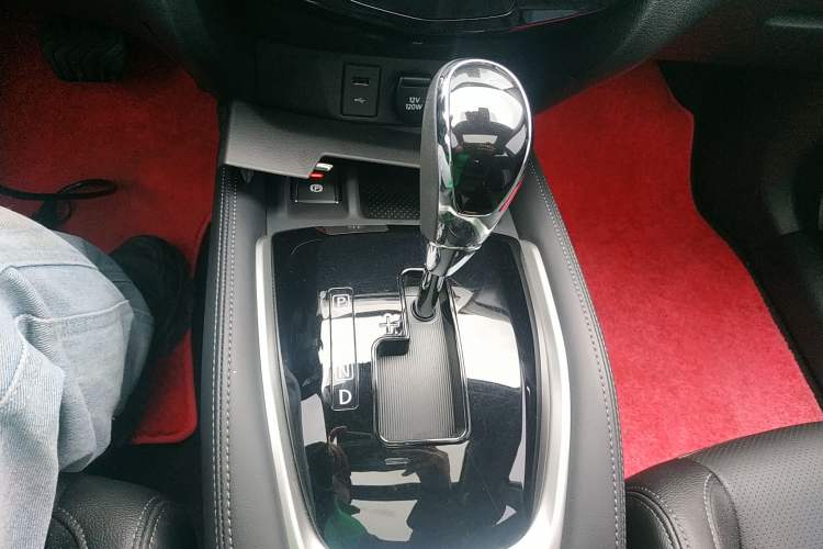 Used Nissan X-Trail 2023 Classic 2.0L Two-Wheel Drive Smart Connect Premium Edition Gear Lever