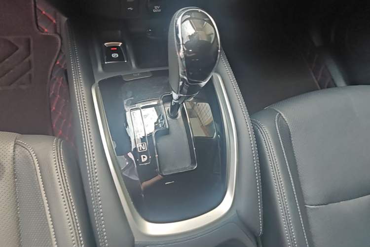 Used Nissan X-Trail 2023 Classic 2.0L Two-Wheel Drive Smart Connect Premium Edition Gear Lever