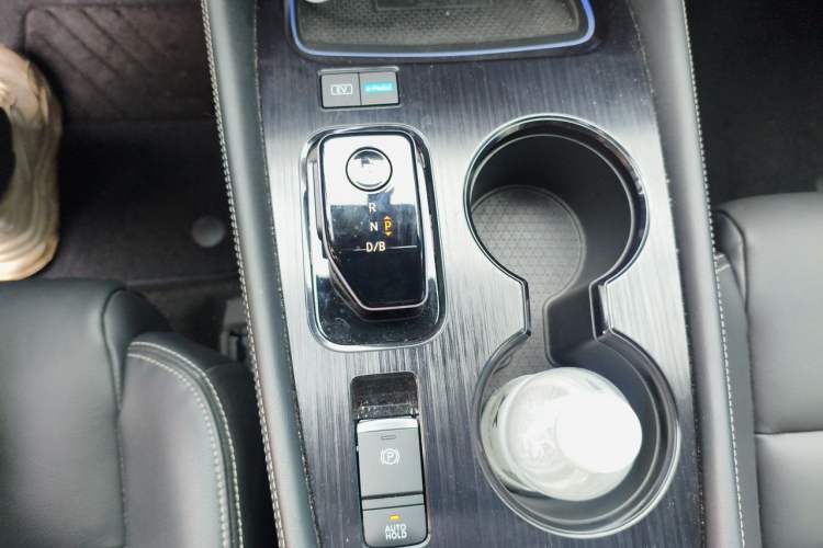 Used Nissan X-Trail 2023 e-POWER Ultra-Hybrid Dual-Motor All-Wheel-Drive Supreme Edition Gear Lever