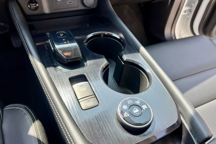 Used Nissan X-Trail 2023 e-POWER Ultra-Hybrid Dual-Motor All-Wheel-Drive Luxury Edition Gear Lever