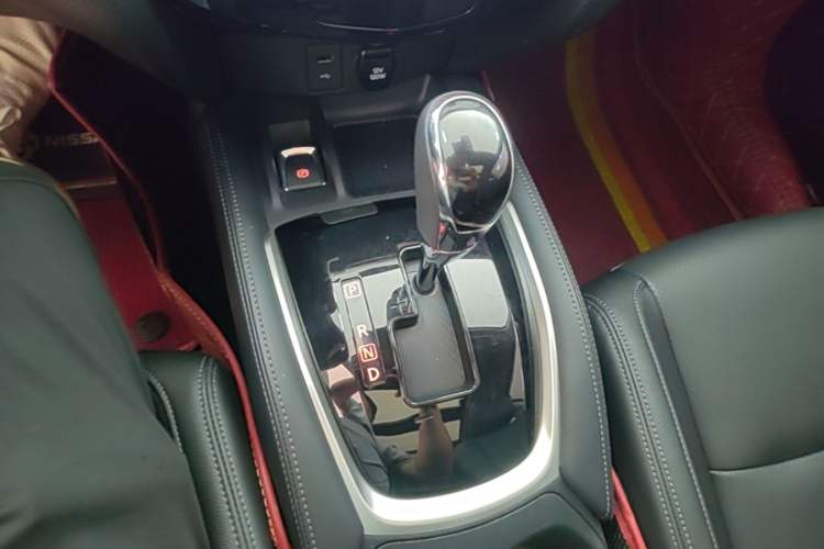 Used Nissan X-Trail 2023 Classic 2.0L Two-Wheel Drive Smart Connect Premium Edition Gear Lever