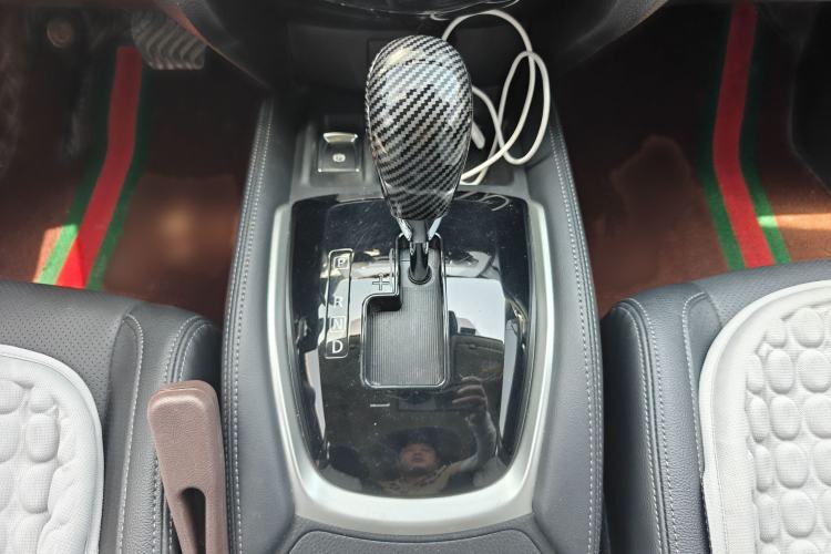 Used Nissan X-Trail 2023 Classic 2.0L Two-Wheel Drive Smart Connect & Comfort Edition Gear Lever
