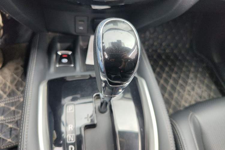 Used Nissan X-Trail 2023 Classic 2.0L Two-Wheel Drive Smart Connect Premium Edition Gear Lever