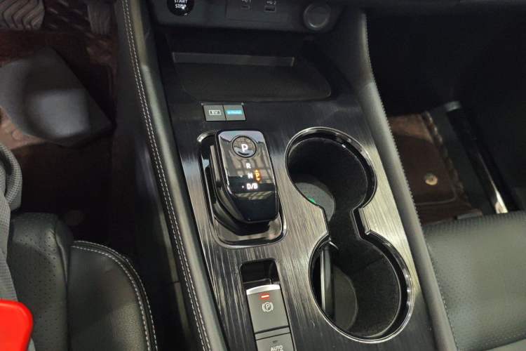 Used Nissan X-Trail 2023 e-POWER Ultra-Hybrid Dual-Motor All-Wheel-Drive Luxury Edition Gear Lever