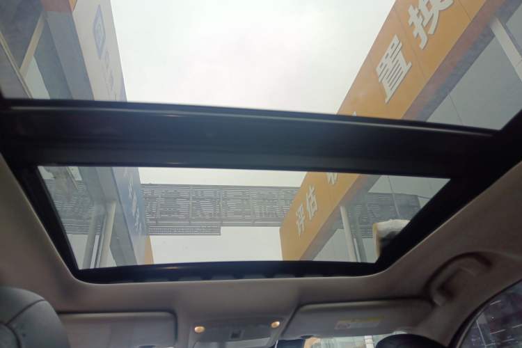 Used Nissan X-Trail 2023 Classic 2.0L Two-Wheel Drive Smart Connect Premium Edition Headliner
