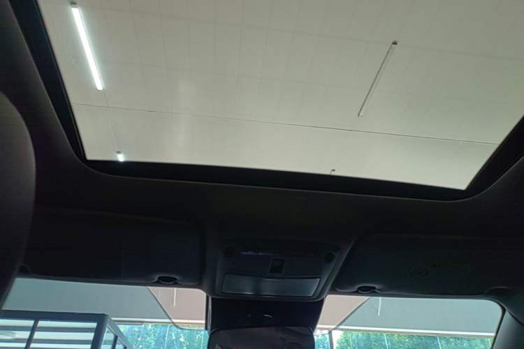 Used Nissan X-Trail 2023 Classic 2.0L Two-Wheel Drive Smart Connect Premium Edition Headliner