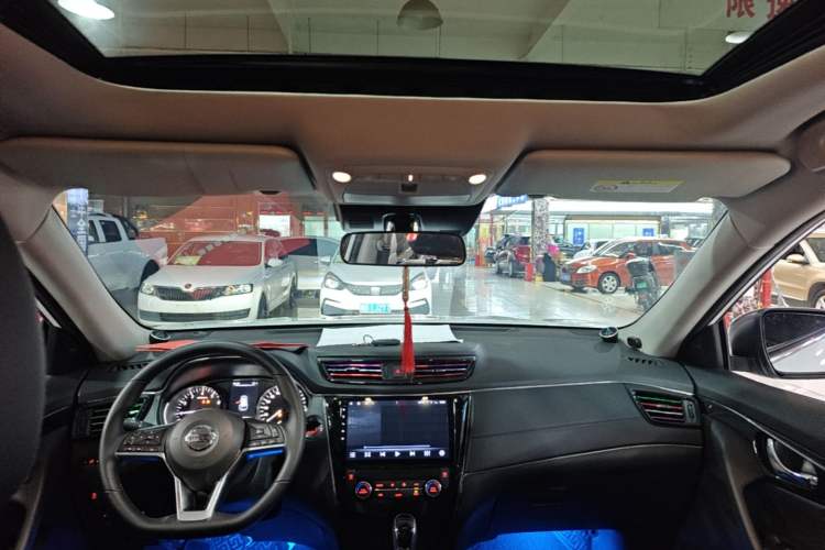 Used Nissan X-Trail 2023 Classic 2.0L Two-Wheel Drive Smart Connect Premium Edition Headliner