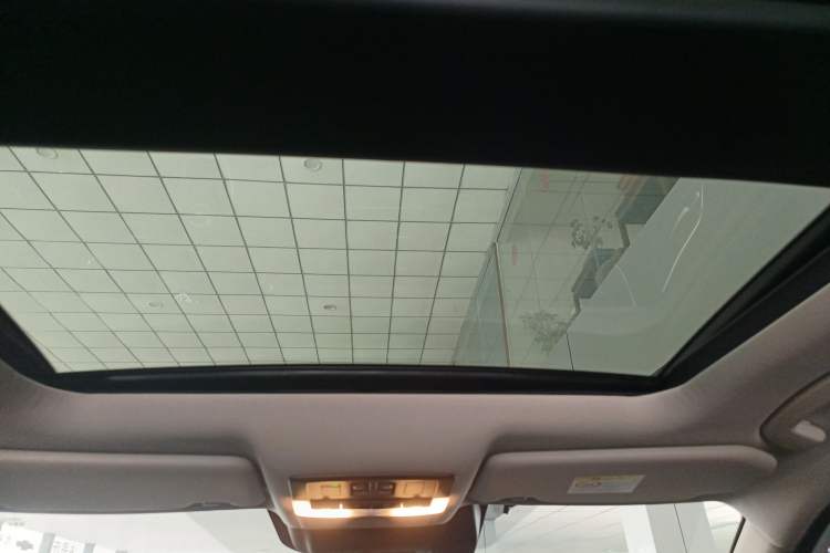 Used Nissan X-Trail 2023 e-POWER Ultra-Hybrid Dual-Motor All-Wheel-Drive Luxury Edition Headliner
