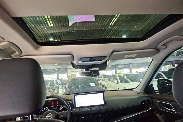 Used Nissan X-Trail 2023 e-POWER Ultra-Hybrid Dual-Motor All-Wheel-Drive Luxury Edition Headliner