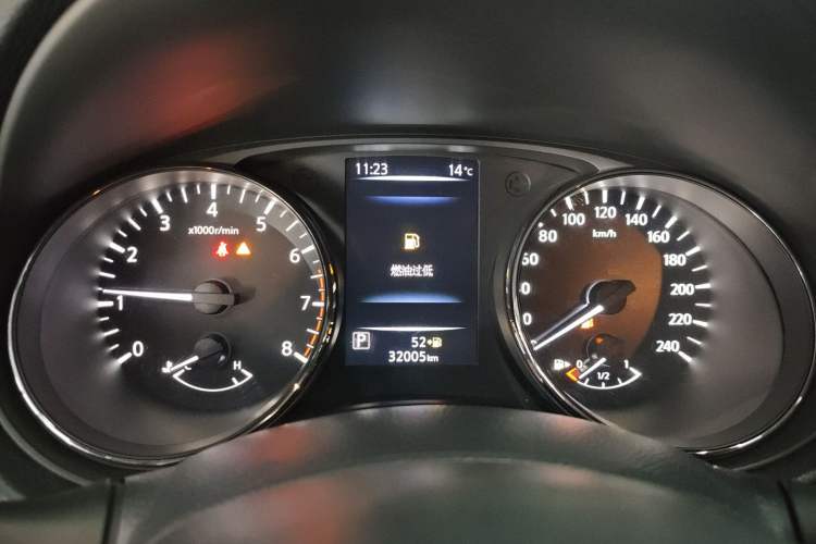Used Nissan X-Trail 2023 Classic 2.0L Two-Wheel Drive Smart Connect & Comfort Edition Instrument Cluster