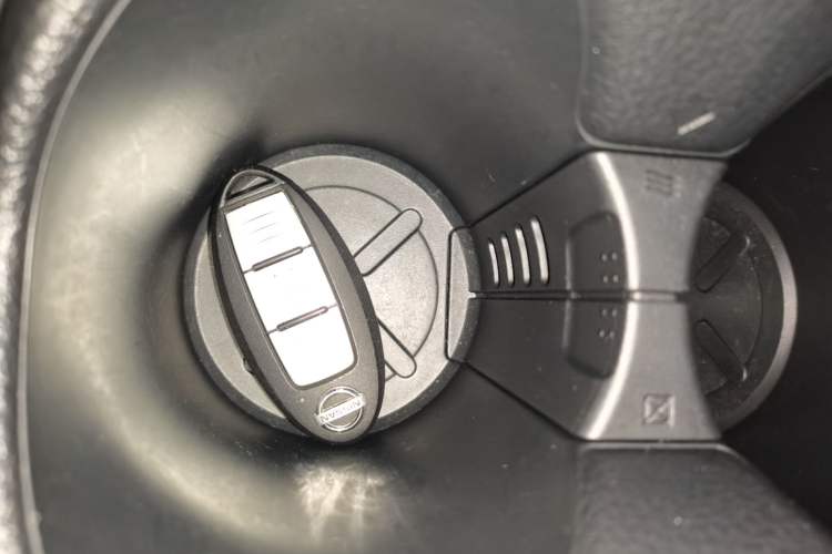 Used Nissan X-Trail 2023 Classic 2.0L Two-Wheel Drive Smart Connect Premium Edition Interior 1