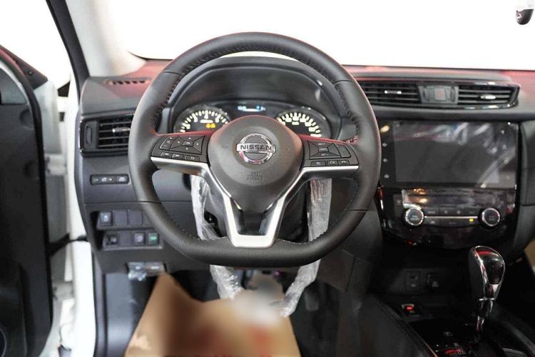 Used Nissan X-Trail 2023 Classic 2.0L Two-Wheel Drive Smart Connect Premium Edition Interior 1