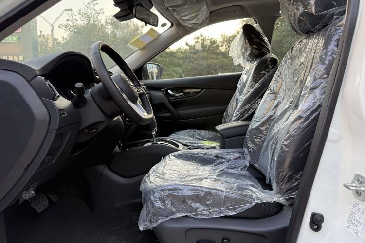 Used Nissan X-Trail 2023 Classic 2.0L Two-Wheel Drive Smart Connect Premium Edition Interior 1