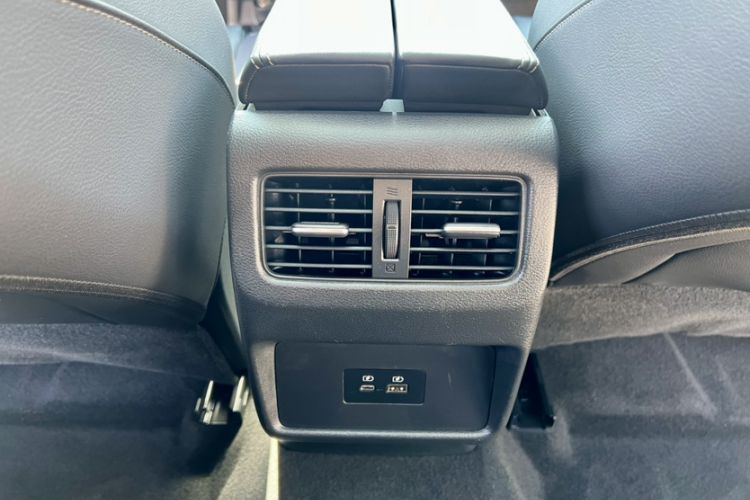 Used Nissan X-Trail 2023 e-POWER Ultra-Hybrid Dual-Motor All-Wheel-Drive Luxury Edition Interior 1