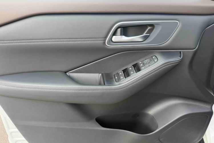Used Nissan X-Trail 2023 e-POWER Ultra-Hybrid Dual-Motor All-Wheel-Drive Supreme Edition Interior 1