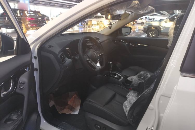 Used Nissan X-Trail 2023 Classic 2.0L Two-Wheel Drive Smart Connect Premium Edition Interior 2