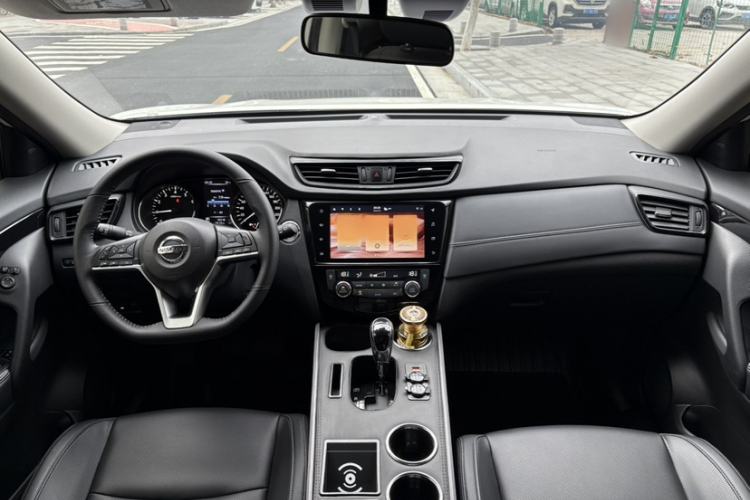 Used Nissan X-Trail 2023 Classic 2.0L Two-Wheel Drive Smart Connect & Comfort Edition Interior 2
