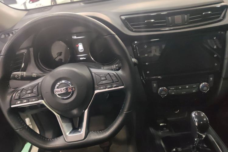 Used Nissan X-Trail 2023 Classic 2.0L Two-Wheel Drive Smart Connect Premium Edition Interior 2